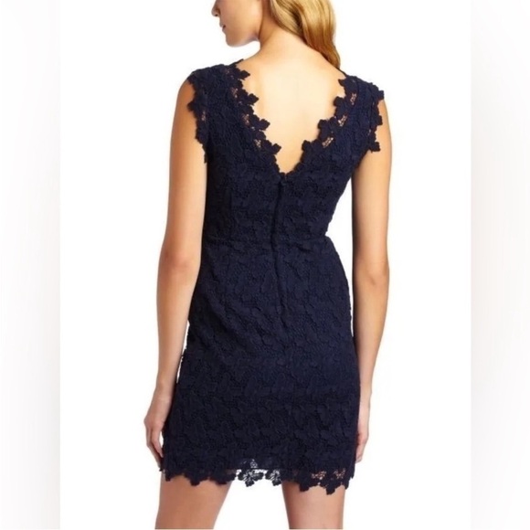 Lilly Pulitzer Reeve Papillon Butterfly Lace Cocktail Dress True Navy‎ - Picture 2 of 9